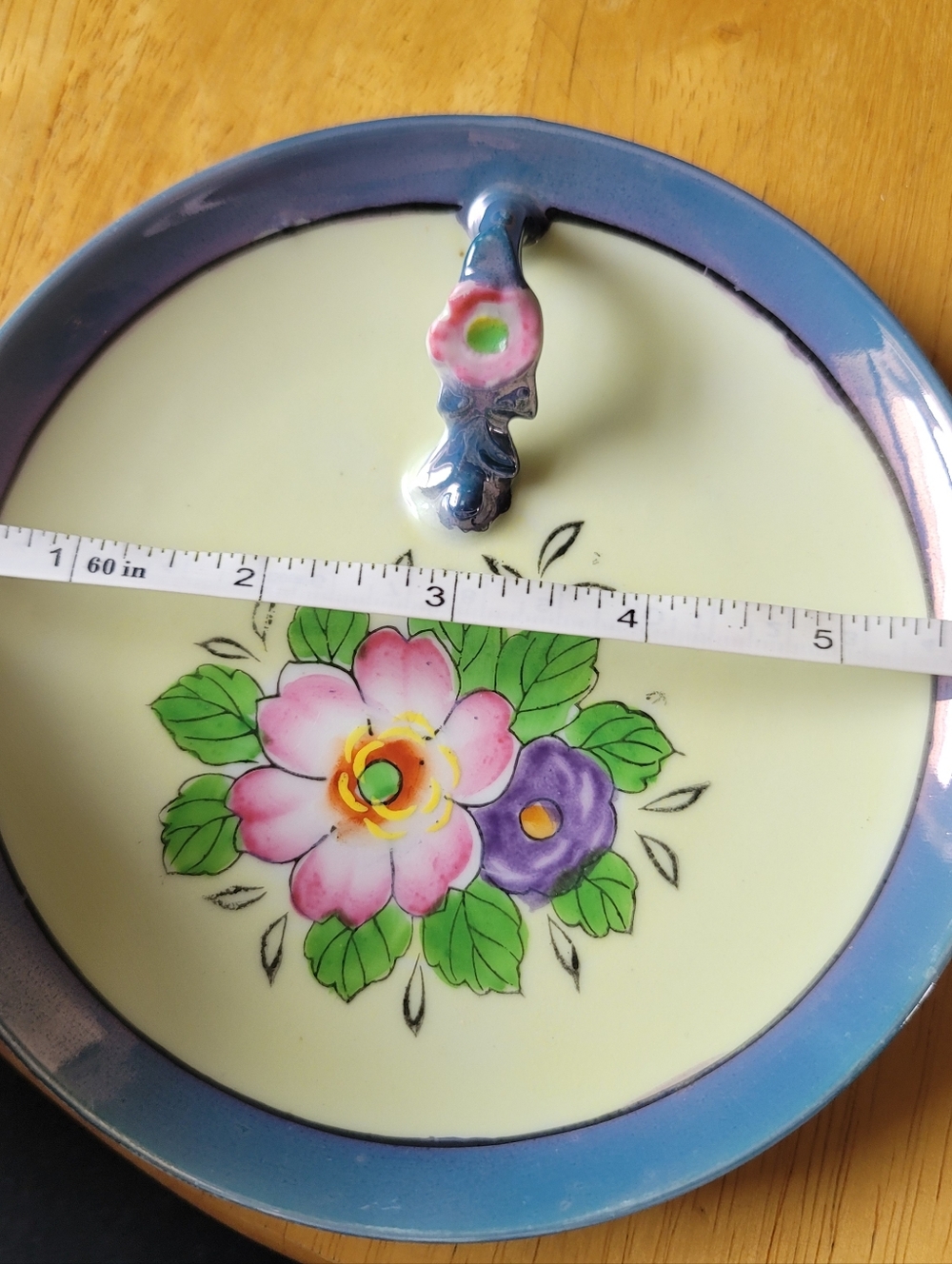 Vintage Japanese Lemon Luster Ware Plate. Blue Rim, Pink & Purple Flowers - Picture 4 of 10